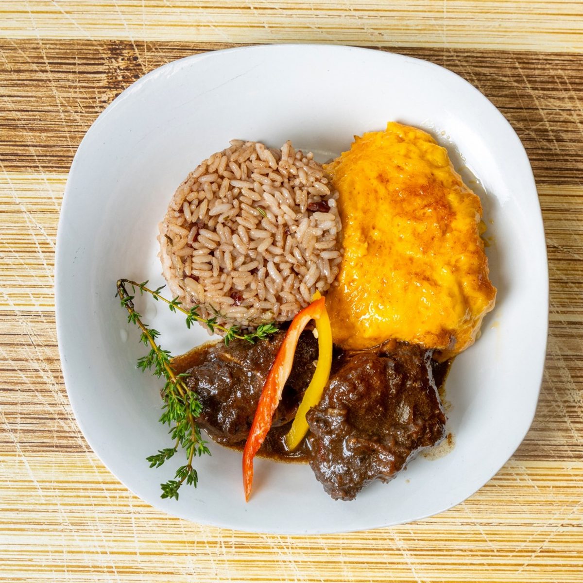 The Oxtails Keep Them Coming Back